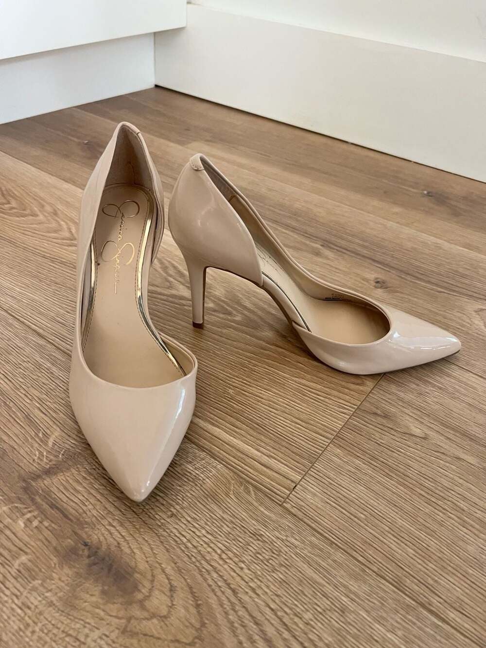 Jessica Simpson Parisy Pumps Size 7.5 M Nude Patent Leather Stiletto Heels